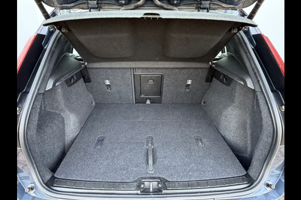 Volvo XC40 Recharge Plus SOH 95% Warmtepomp Elek.Trekhaak Stoelverw Carplay Orig.NL 100% Elektrisch!