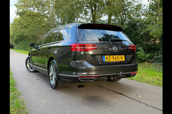 Volkswagen Passat Variant 1.6 TDI Highline Business R | Navi + Cruise control Nu € 10.275 Inclusief BTW,- !!!