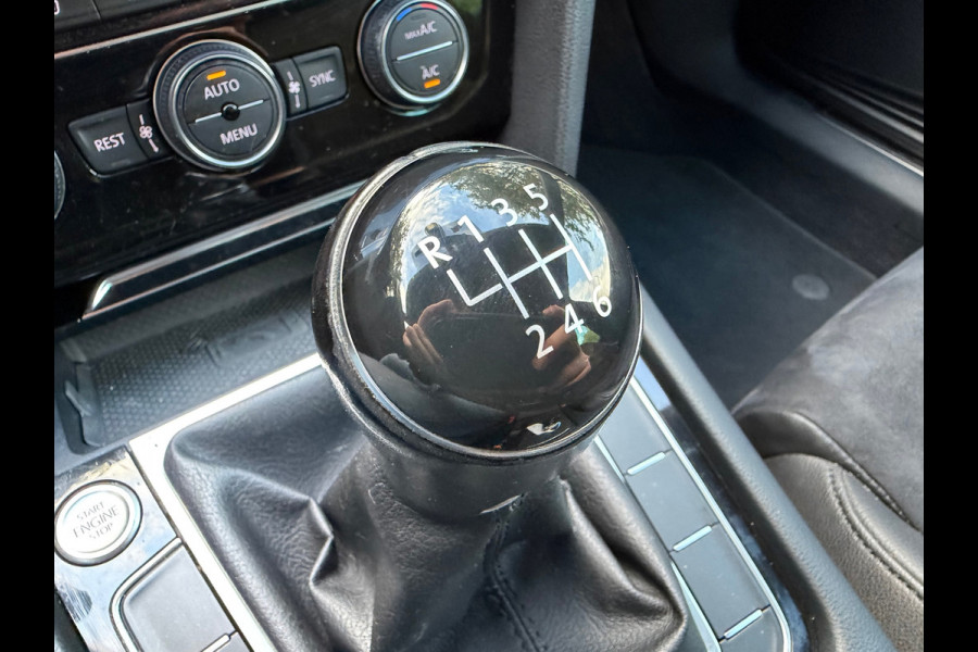 Volkswagen Passat Variant 1.6 TDI Highline Business R | Navi + Cruise control Nu € 10.275 Inclusief BTW,- !!!