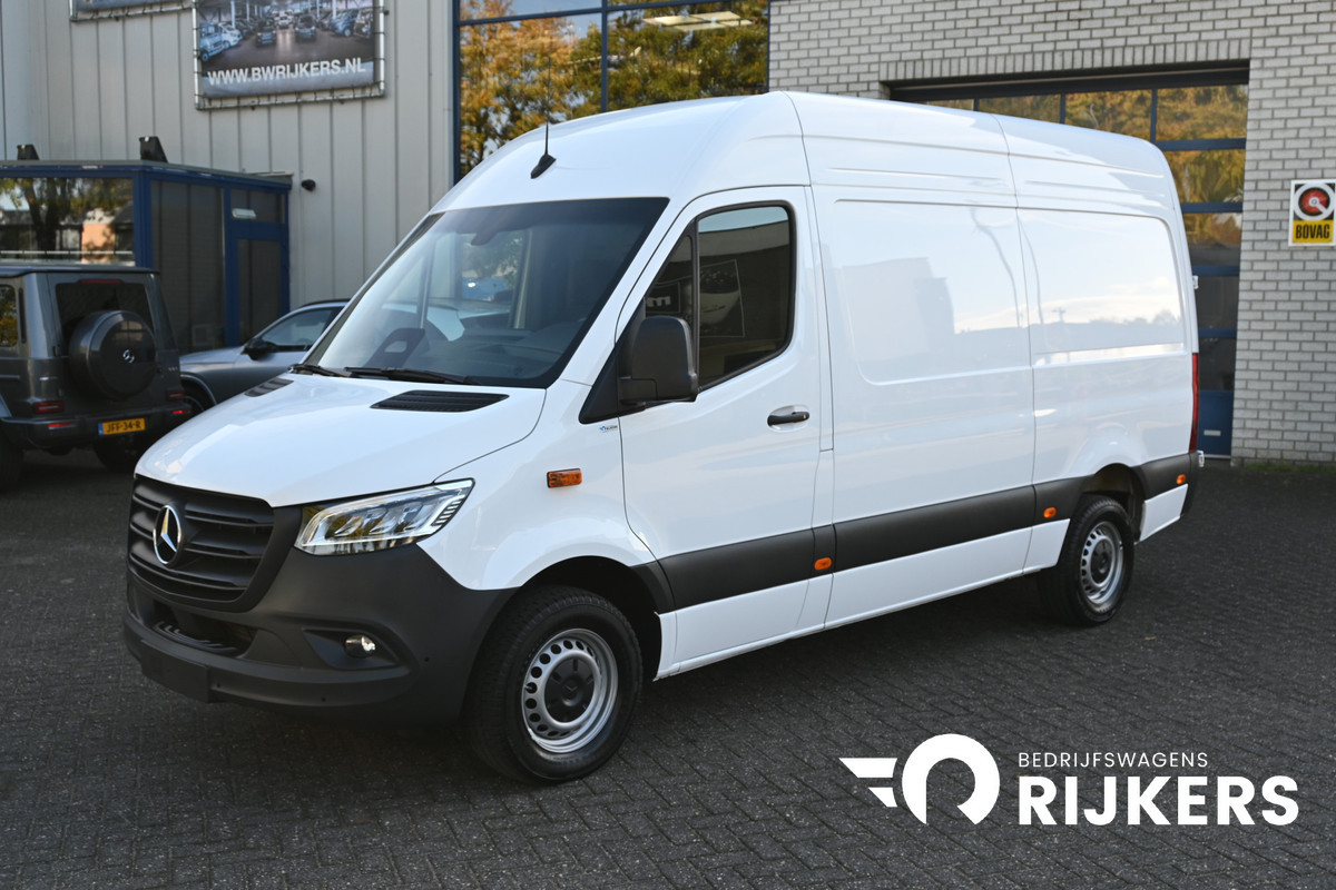 Mercedes-Benz Sprinter 317 CDI L2H2 Pro LED, Geveerde stoel, Navigatie met camera