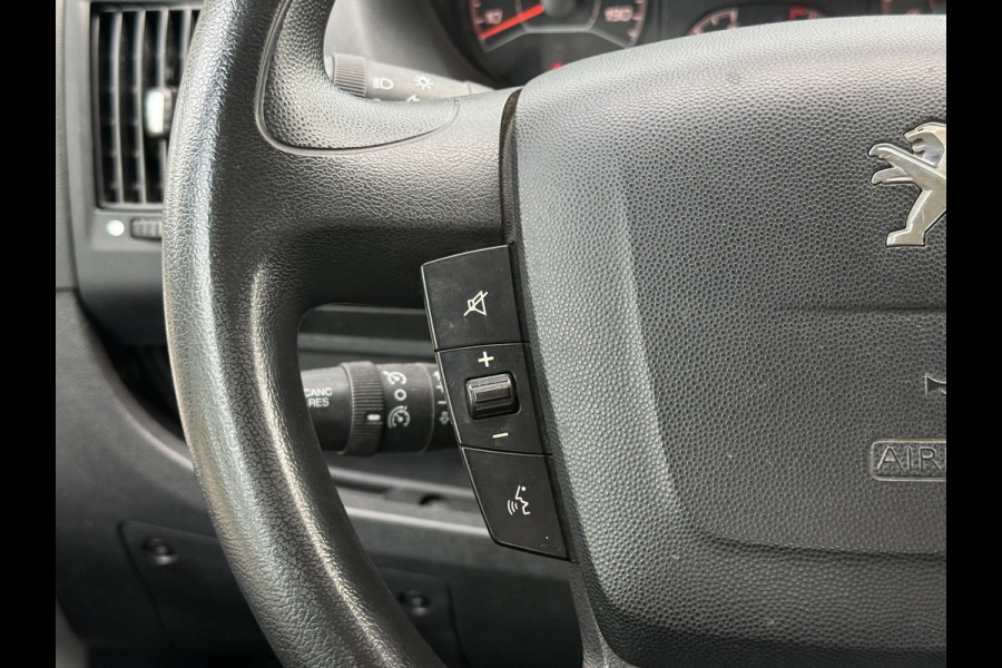 Peugeot Boxer 335 2.2 BlueHDi 165 L4 Pick-up | Open laadbak | Trekhaak 3.5T | Cruisec. | Airco