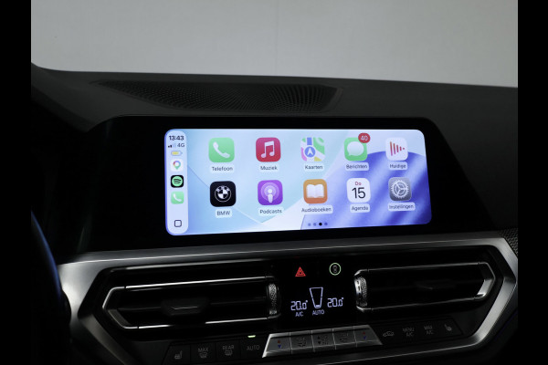 BMW 3 Serie Touring 330e High Executive Sport SOH 90,5% (PANORAMADAK,APPLE CARPLAY,NAVI,CAMERA,SFEERVERLICHTING,LED,SPORTSTOELEN)