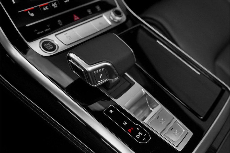 Audi Q7 55 TFSI e Quattro Pro Line S Pano Luchtvering Bose Trekhaak
