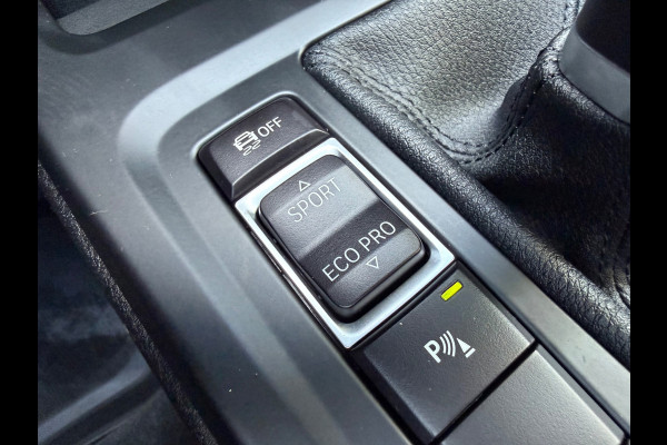 BMW X1 SDrive18i Executive, achteruitrijcamera, extra getint glas, electr bedienbare achterklep, parelmoer wit