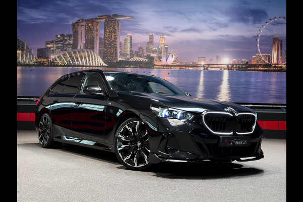 BMW 5 Serie Touring 520i |Panorama|HeadUp|Trekhaak|Crystal|Carbon|BTW