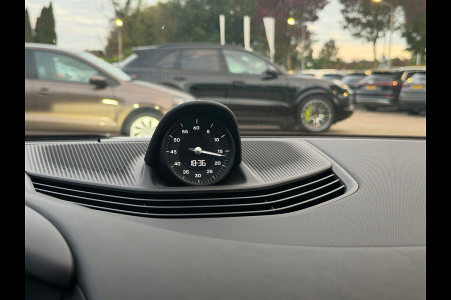 Porsche Taycan Sport Turismo 4S 93 kWh / SOH 94.5 % / Panoramadak / 360Camera / Head-up / Burmester / 21'' / Luchtvering / Stoel+Stuurverwarming / Dodehoek / DAB / ACC / Warmtepomp