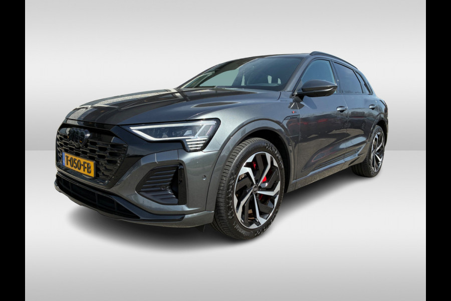 Audi Q8 e-tron 55 quattro S Edition 115 kWh / Panoramadak / 360Camera / Head-up / B&O / Keyless / Luchtvering / 21'' / Stoel+Stuurverwarming / Sfeerverlichting / Dodehoek / DAB / ACC