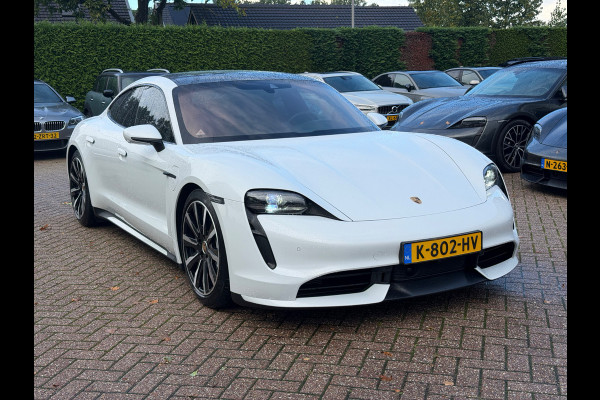 Porsche Taycan Turbo 93 kWh / SOH 92,3% / Panoramadak / 360Camera / Head-up / Burmester / Luchtvering / 20'' / InnoDrive / Sportchrono+Design / Keyless / Adaptieve Stoelen / Dodehoek / DAB / Warmtepomp