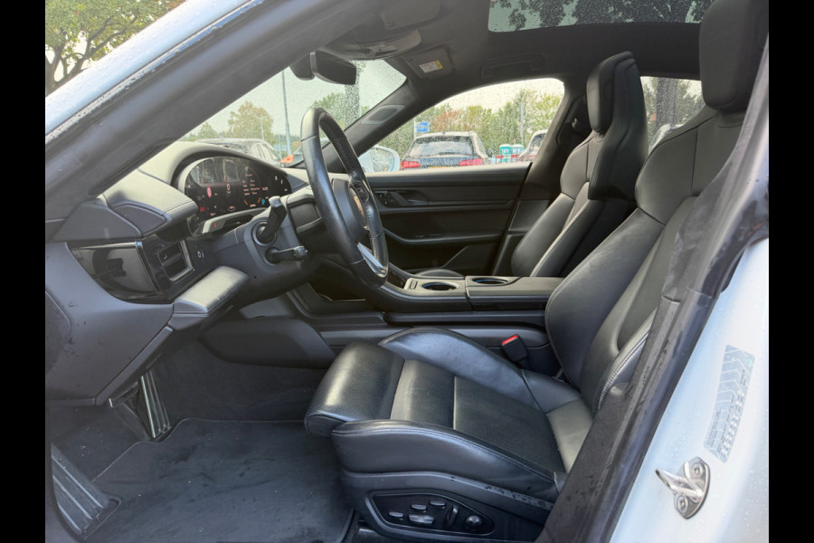 Porsche Taycan Turbo 93 kWh / SOH 92,3% / Panoramadak / 360Camera / Head-up / Burmester / Luchtvering / 20'' / InnoDrive / Sportchrono+Design / Keyless / Adaptieve Stoelen / Dodehoek / DAB / Warmtepomp