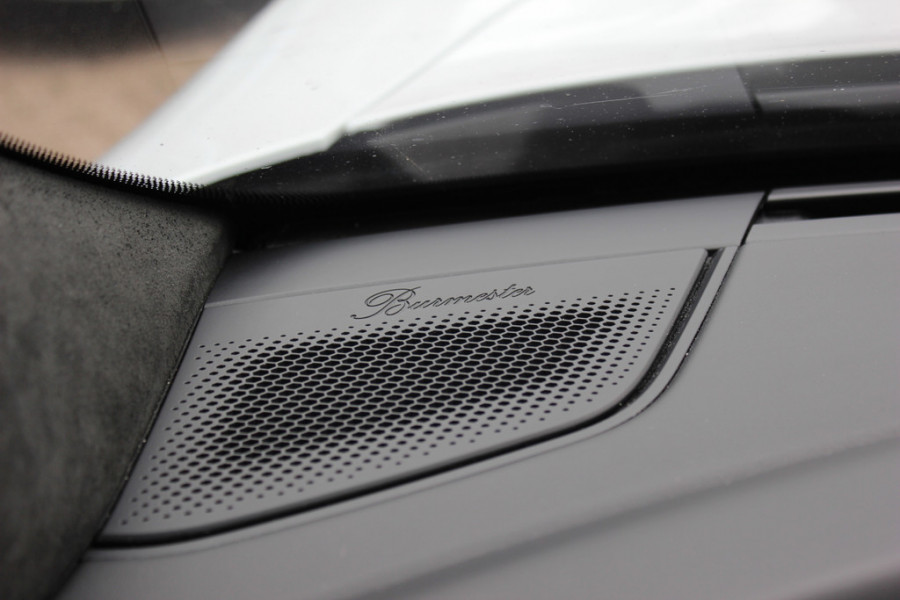 Porsche Taycan Turbo 93 kWh / SOH 92,3% / Panoramadak / 360Camera / Head-up / Burmester / Luchtvering / 20'' / InnoDrive / Sportchrono+Design / Keyless / Adaptieve Stoelen / Dodehoek / DAB / Warmtepomp