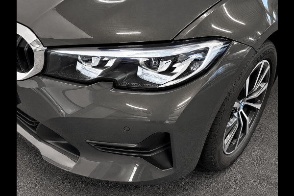 BMW 3 Serie Touring 330e Sportline Panoramadak Navi Carplay Cruise Control Full LED PDC VA Privacy Glass Live Cockpit Professional DAB+ Shadowline Hemel Antraciet
