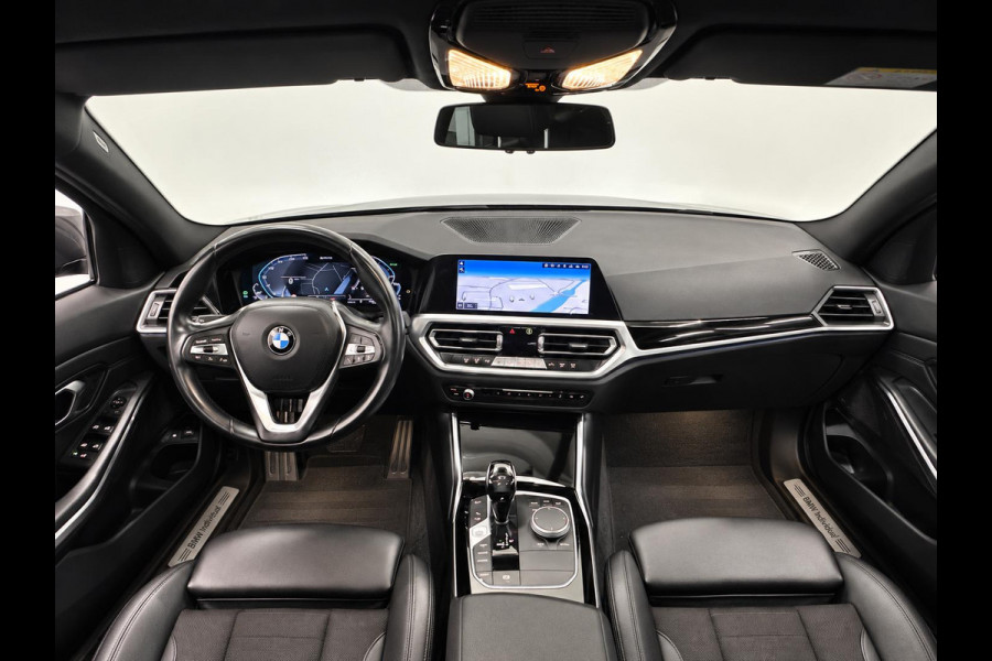 BMW 3 Serie Touring 330e Sportline Panoramadak Navi Carplay Cruise Control Full LED PDC VA Privacy Glass Live Cockpit Professional DAB+ Shadowline Hemel Antraciet