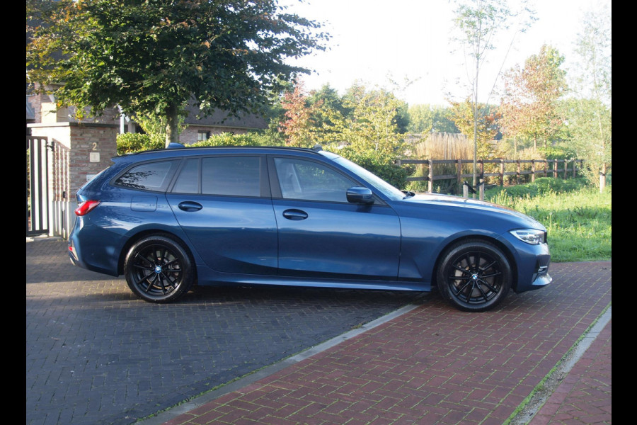 BMW 3 Serie Touring 330e eDrive Touring 292 PK | plug-in Hybride | Leder interieur | Panoramadak | Camera | Apple Carplay |