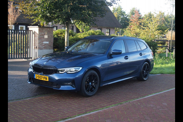 BMW 3 Serie Touring 330e eDrive Touring 292 PK | plug-in Hybride | Leder interieur | Panoramadak | Camera | Apple Carplay |