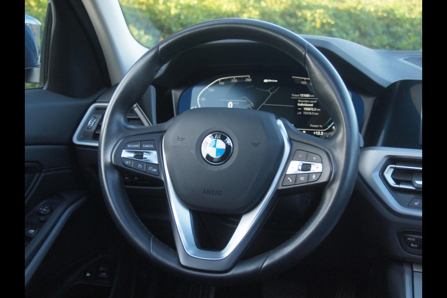 BMW 3 Serie Touring 330e eDrive Touring 292 PK | plug-in Hybride | Leder interieur | Panoramadak | Camera | Apple Carplay |