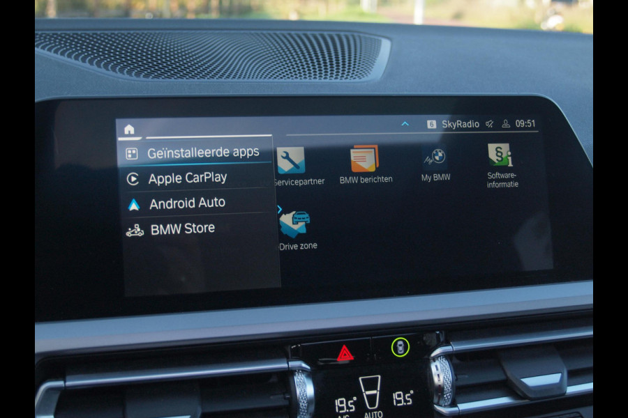 BMW 3 Serie Touring 330e eDrive Touring 292 PK | plug-in Hybride | Leder interieur | Panoramadak | Camera | Apple Carplay |