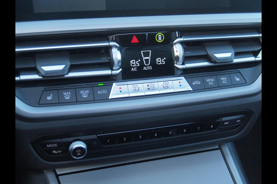 BMW 3 Serie Touring 330e eDrive Touring 292 PK | plug-in Hybride | Leder interieur | Panoramadak | Camera | Apple Carplay |