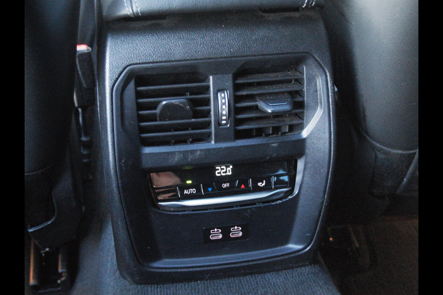 BMW 3 Serie Touring 330e eDrive Touring 292 PK | plug-in Hybride | Leder interieur | Panoramadak | Camera | Apple Carplay |