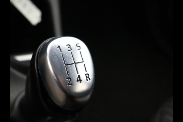Renault Captur 0.9 TCe INTENS *NIEUWE DB KETTING* Renault Captur 0.9 TCe INTENS + CAMERA / TREKHAAK / NAVIGATIE / DAB / LED