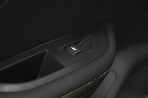 Peugeot e-2008 EV GT 54 kWh | 11 KW Lader | Warmtepomp | Camera | Alcantara Pakket | Stoelmassage