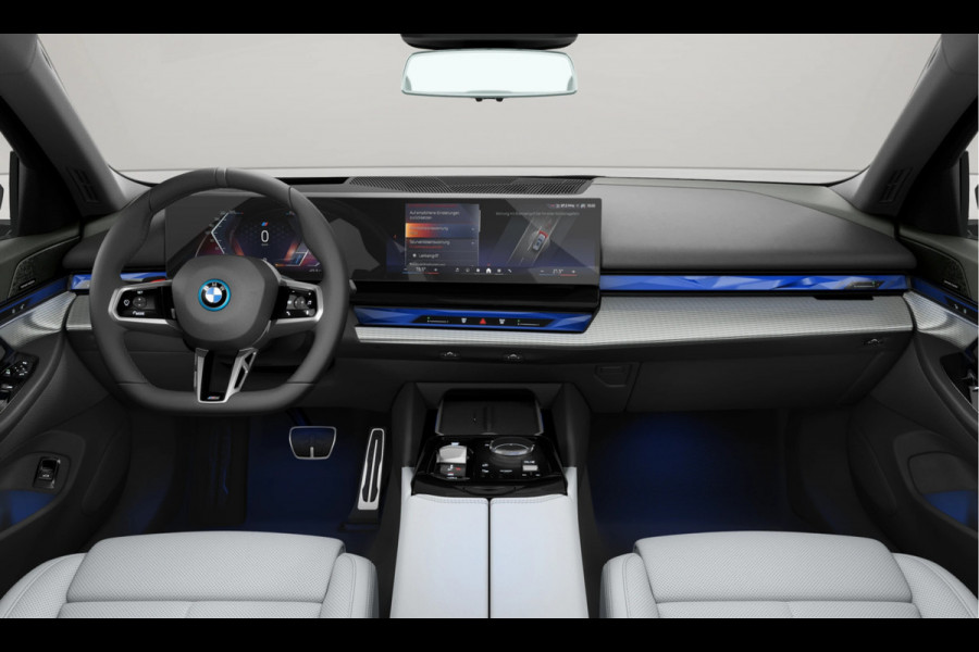 BMW i5 Touring eDrive40 - M-Sport - Pano - Trekhaak - Driving Ass Prof