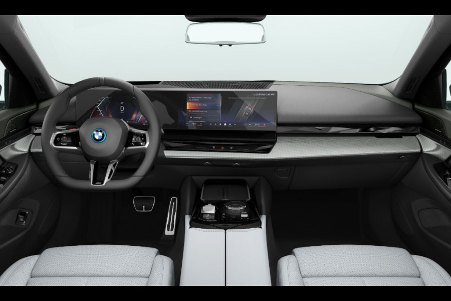 BMW i5 Touring eDrive40 - M-Sport - Pano - Trekhaak - Driving Ass Prof