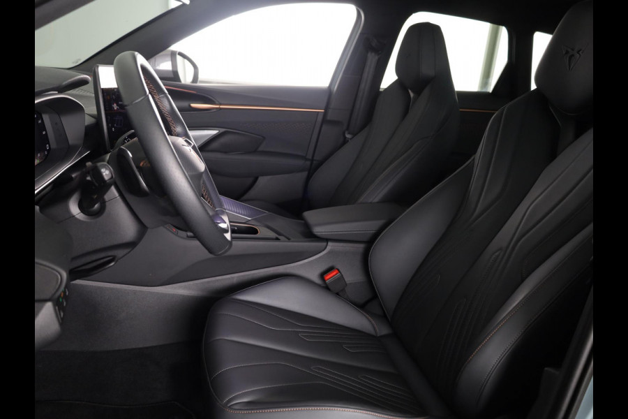 CUPRA Terramar 1.5 TSI e-Hybrid VZ America s CUP 272 pk Automaat | Navigatie | Panoramadak | Trekhaak (wegklapbaar) | Parkeersensoren (Park assist) | Rondomzicht camera | Lederen bekleding | Stoelverwarming |