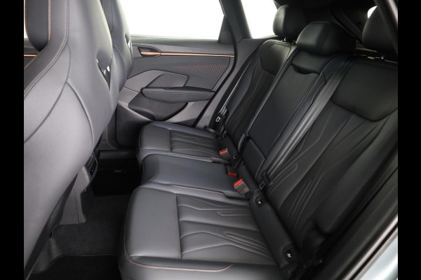CUPRA Terramar 1.5 TSI e-Hybrid VZ America s CUP 272 pk Automaat | Navigatie | Panoramadak | Trekhaak (wegklapbaar) | Parkeersensoren (Park assist) | Rondomzicht camera | Lederen bekleding | Stoelverwarming |