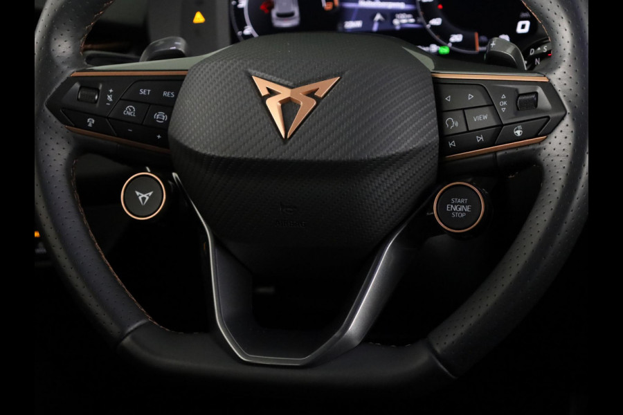 CUPRA Terramar 1.5 TSI e-Hybrid VZ America s CUP 272 pk Automaat | Navigatie | Panoramadak | Trekhaak (wegklapbaar) | Parkeersensoren (Park assist) | Rondomzicht camera | Lederen bekleding | Stoelverwarming |