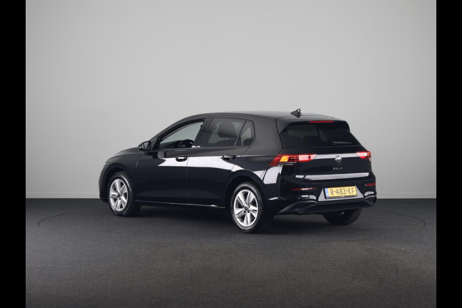 Volkswagen Golf 1.0 eTSI Life 110 PK | Automaat (DSG) | Navigatie | Camera | Parkeersensoren