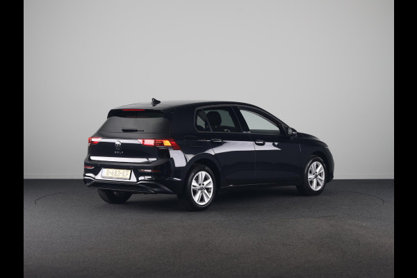 Volkswagen Golf 1.0 eTSI Life 110 PK | Automaat (DSG) | Navigatie | Camera | Parkeersensoren