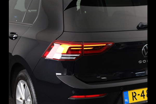 Volkswagen Golf 1.0 eTSI Life 110 PK | Automaat (DSG) | Navigatie | Camera | Parkeersensoren