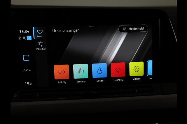Volkswagen Golf 1.0 eTSI Life 110 PK | Automaat (DSG) | Navigatie | Camera | Parkeersensoren
