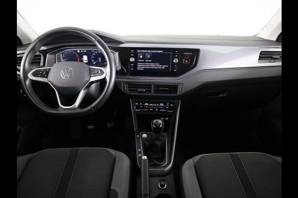Volkswagen Polo 1.0 TSI Style 95 pk | Navigatie via App | Parkeersensoren (Park assist)| Autom. airco | Matrix LED koplampen | Keyless |