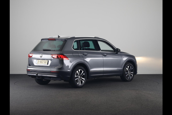 Volkswagen Tiguan 1.5 TSI ACT Comfortline Business 150 PK DSG | Trekhaak | Navigatie | Parkeersensoren V+A |