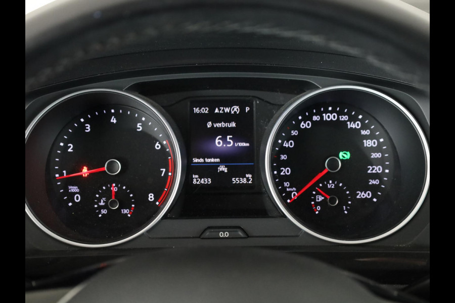 Volkswagen Tiguan 1.5 TSI ACT Comfortline Business 150 PK DSG | Trekhaak | Navigatie | Parkeersensoren V+A |