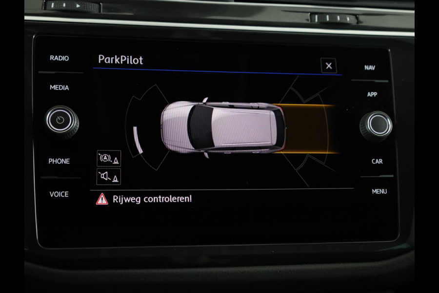 Volkswagen Tiguan 1.5 TSI ACT Comfortline Business 150 PK DSG | Trekhaak | Navigatie | Parkeersensoren V+A |