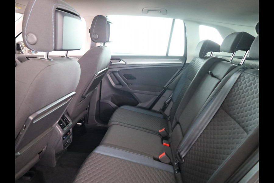 Volkswagen Tiguan 1.5 TSI ACT Comfortline Business 150 PK DSG | Trekhaak | Navigatie | Parkeersensoren V+A |