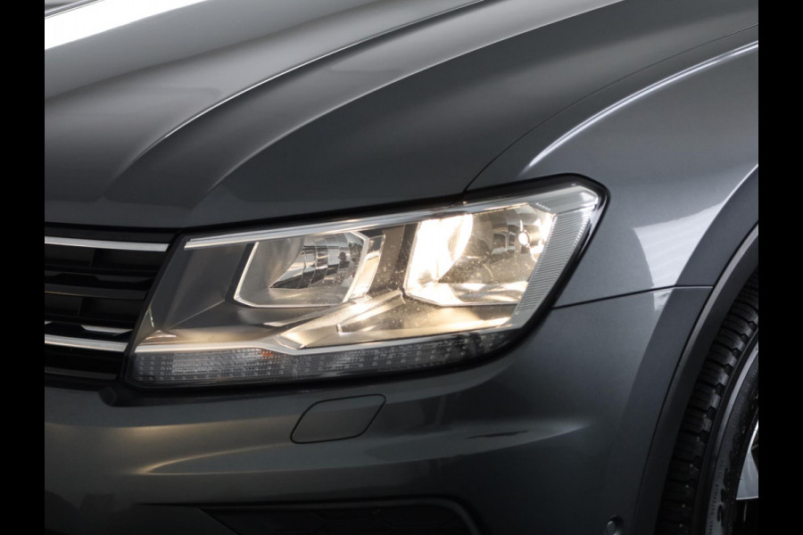 Volkswagen Tiguan 1.5 TSI ACT Comfortline Business 150 PK DSG | Trekhaak | Navigatie | Parkeersensoren V+A |