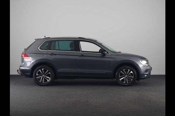 Volkswagen Tiguan 1.5 TSI ACT Comfortline Business 150 PK DSG | Trekhaak | Navigatie | Parkeersensoren V+A |