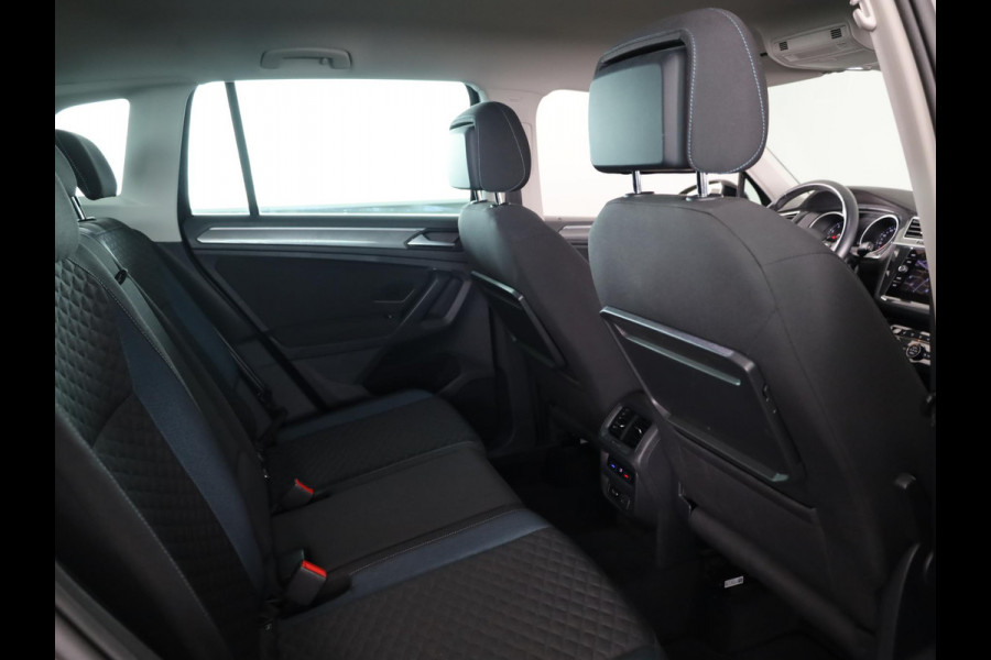 Volkswagen Tiguan 1.5 TSI ACT Comfortline Business 150 PK DSG | Trekhaak | Navigatie | Parkeersensoren V+A |
