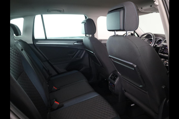 Volkswagen Tiguan 1.5 TSI ACT Comfortline Business 150 PK DSG | Trekhaak | Navigatie | Parkeersensoren V+A |