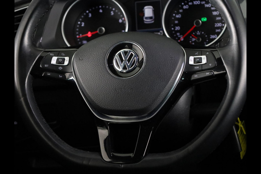 Volkswagen Tiguan 1.5 TSI ACT Comfortline Business 150 PK DSG | Trekhaak | Navigatie | Parkeersensoren V+A |