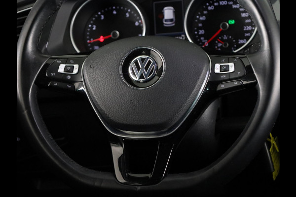 Volkswagen Tiguan 1.5 TSI ACT Comfortline Business 150 PK DSG | Trekhaak | Navigatie | Parkeersensoren V+A |