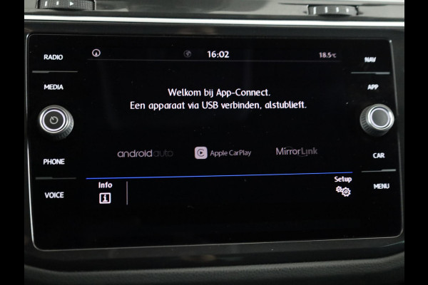 Volkswagen Tiguan 1.5 TSI ACT Comfortline Business 150 PK DSG | Trekhaak | Navigatie | Parkeersensoren V+A |