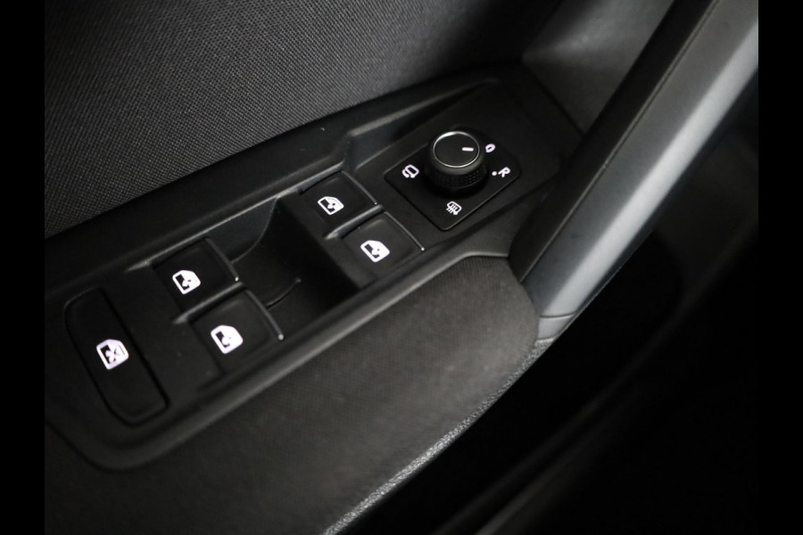 Volkswagen Tiguan 1.5 TSI ACT Comfortline Business 150 PK DSG | Trekhaak | Navigatie | Parkeersensoren V+A |