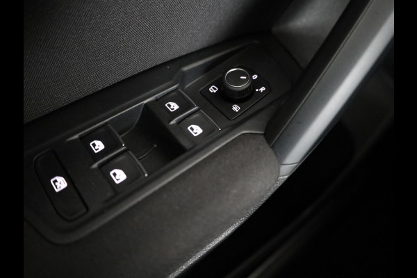 Volkswagen Tiguan 1.5 TSI ACT Comfortline Business 150 PK DSG | Trekhaak | Navigatie | Parkeersensoren V+A |
