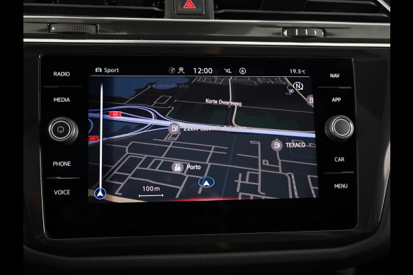 Volkswagen Tiguan 1.4 TSI eHybrid R-Line Business 245 pk Automaat (DSG) | Navigatie | Panoramadak | Parkeersensoren (Park assist) | Rondomzicht camera | Lederen bekleding | Elektr. voorstoelen met geheugen | Black Style pakket | R-Line |