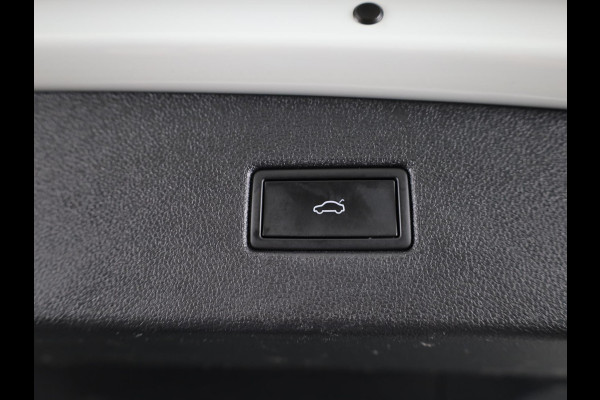 Volkswagen Tiguan 1.4 TSI eHybrid R-Line Business 245 pk Automaat (DSG) | Navigatie | Panoramadak | Parkeersensoren (Park assist) | Rondomzicht camera | Lederen bekleding | Elektr. voorstoelen met geheugen | Black Style pakket | R-Line |