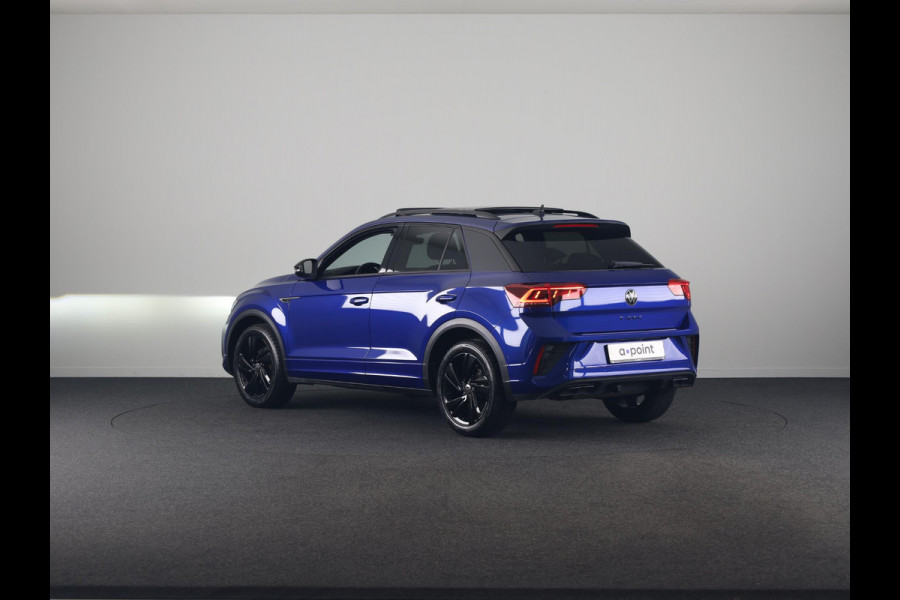 Volkswagen T-Roc 1.5 TSI R-Line 150 pk Automaat (DSG) | Verlengde garantie | Navigatie | Panoramadak | Trekhaak (afneembaar) | Parkeersensoren (Park assist) | Achteruitrijcamera | Black Style pakket | R-Line |